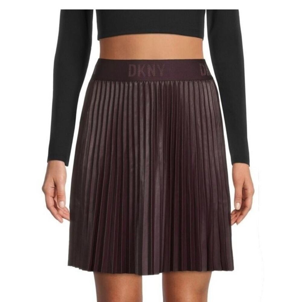 (NWOT) DKNY Women’s Pleated Faux Leather Mini Skirt Color-Bordeaux Size M